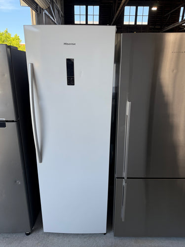 Factory second Hisense HR6AFF355D 355L Upright Fridge Finish Colour White - Second Hand Appliances Geebung